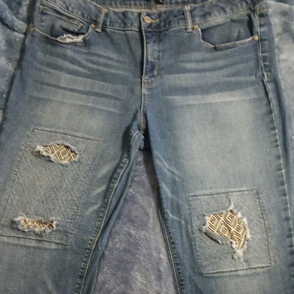 Signature Studio Light Blue Distressed Boyfriend Jeans